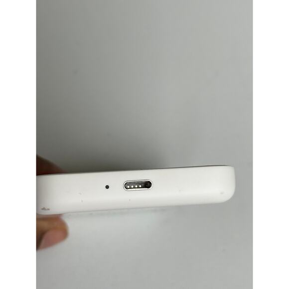 Apple Apple MagSafe Battery Magnetic Wireless Charger iPhone 12 13 14 15 Pro A2389